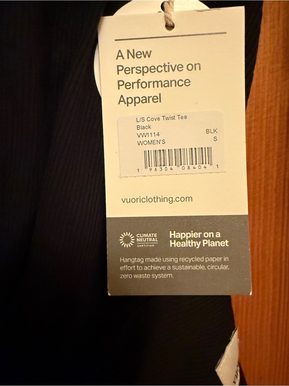 Vuori Long Sleeve Cove Twist Tee NWT - Picture 13 of 13